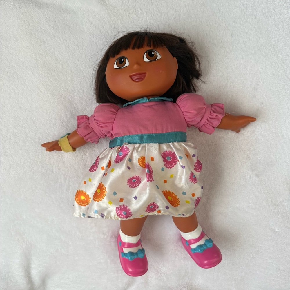 Y2K Dora the Explorer Knows You Doll pink floral
